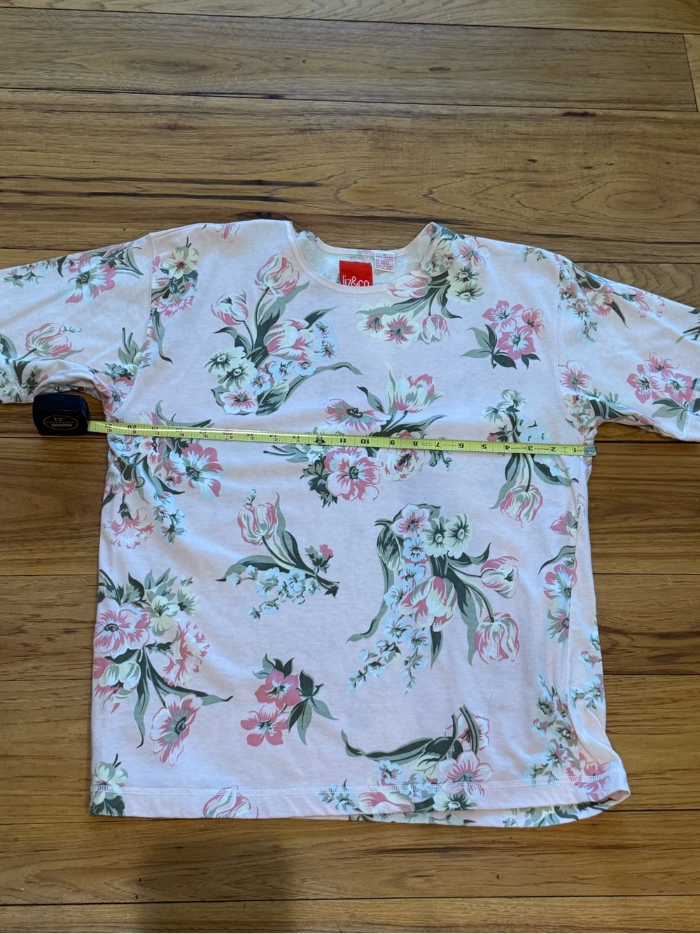 Liz & Co floral t-shirt, M see measurements